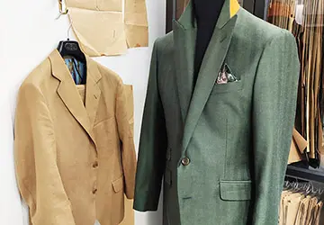 Costume marié moderne vert et beige