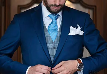 Costume de marié bleu France