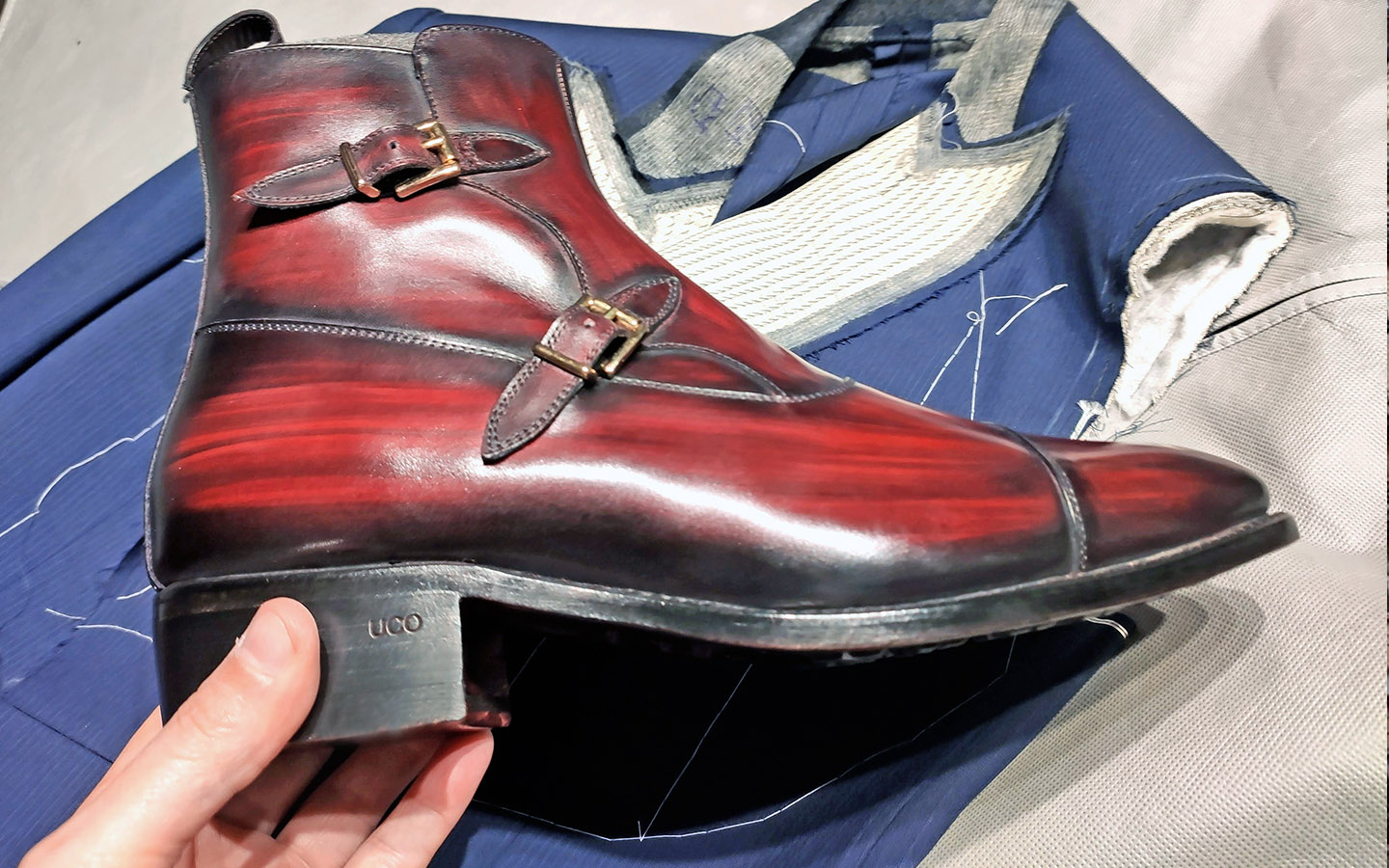 Zapato de novio a medida con tacón alto para ganar un extra de altura